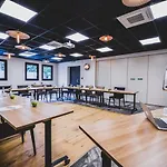 מלון Mercure Palais Des Sports 4*