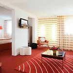 מלון Mercure Palais Des Sports פאו