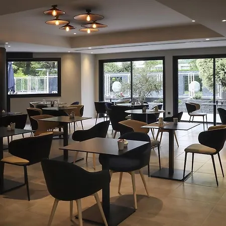 Mercure Palais Des Sports 4*