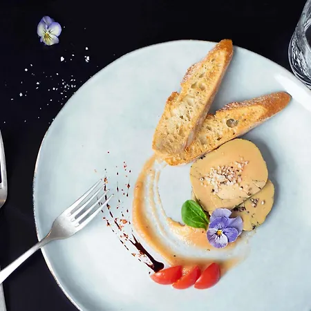 Hotel Mercure Palais Des Sports 4*