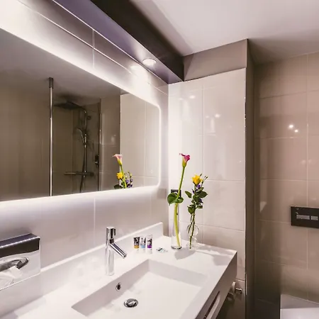 מלון Mercure Palais Des Sports פאו