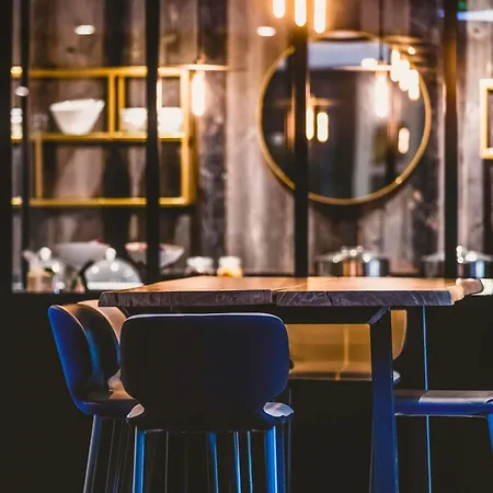 Mercure Palais Des Sports Hotel