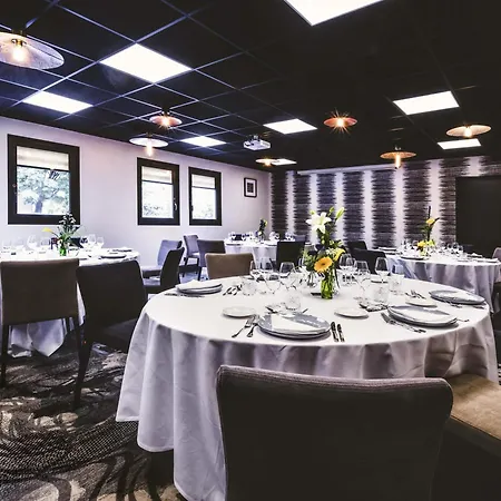Mercure Palais Des Sports Hotel 4*