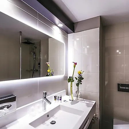 Mercure Palais Des Sports Hotel 4*