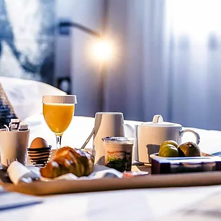 Mercure Palais Des Sports Hotel