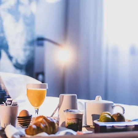 Mercure Palais Des Sports Hotel