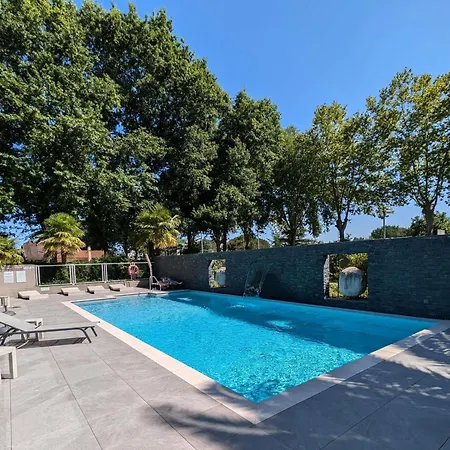 Mercure Palais Des Sports 4*