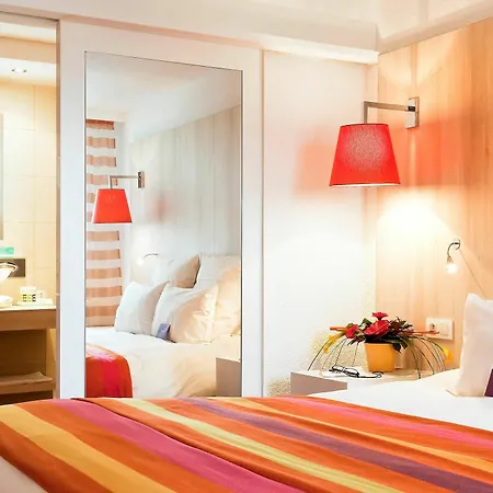 Hotel Mercure Palais Des Sports 4*