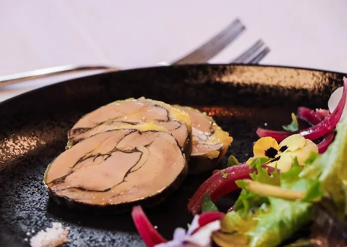 Mercure Palais Des Sports מלון