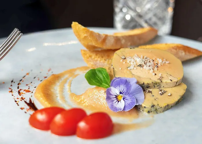 Mercure Palais Des Sports מלון