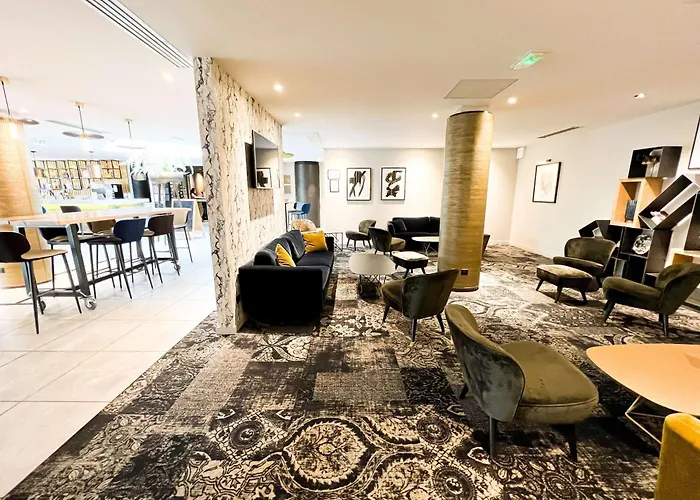 Mercure Palais Des Sports פאו