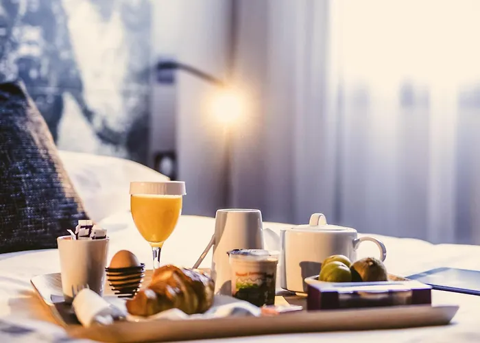 Mercure Palais Des Sports Hotel 4*