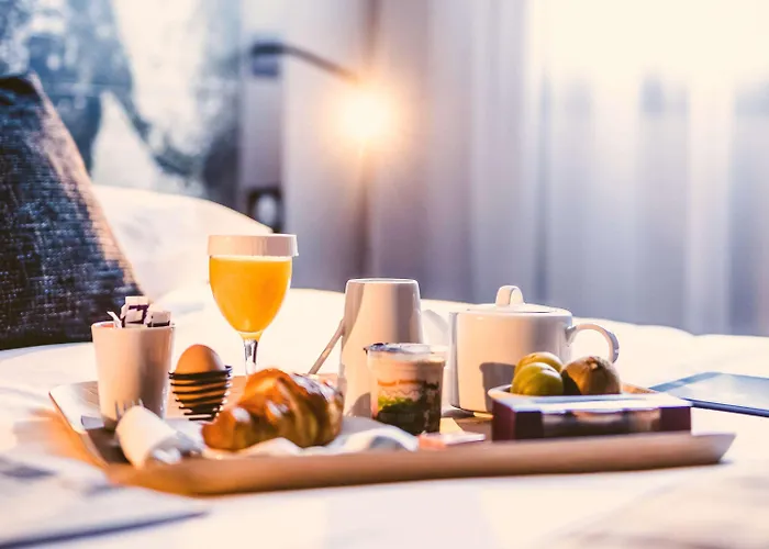 Mercure Palais Des Sports מלון