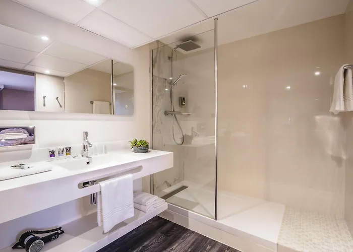 Mercure Palais Des Sports פאו