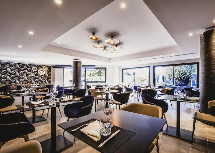 מלון Mercure Palais Des Sports