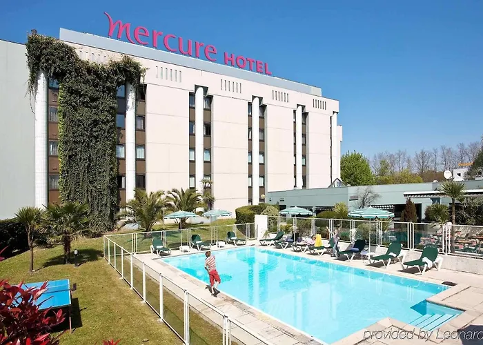 Mercure Palais Des Sports מלון