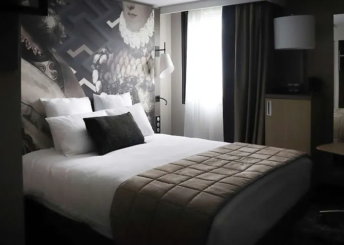 Mercure Palais Des Sports 4* פאו