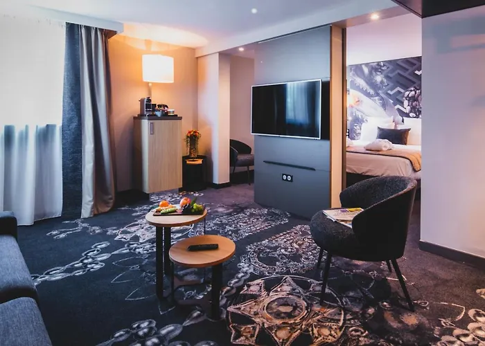 מלון Mercure Palais Des Sports פאו