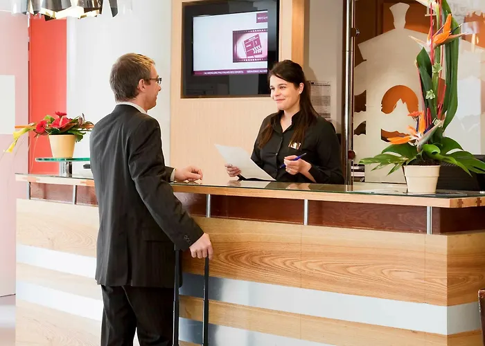 Mercure Palais Des Sports Hotel 4*