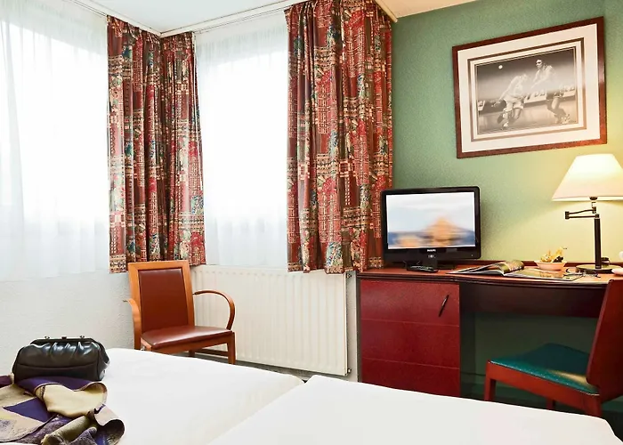 Mercure Palais Des Sports פאו